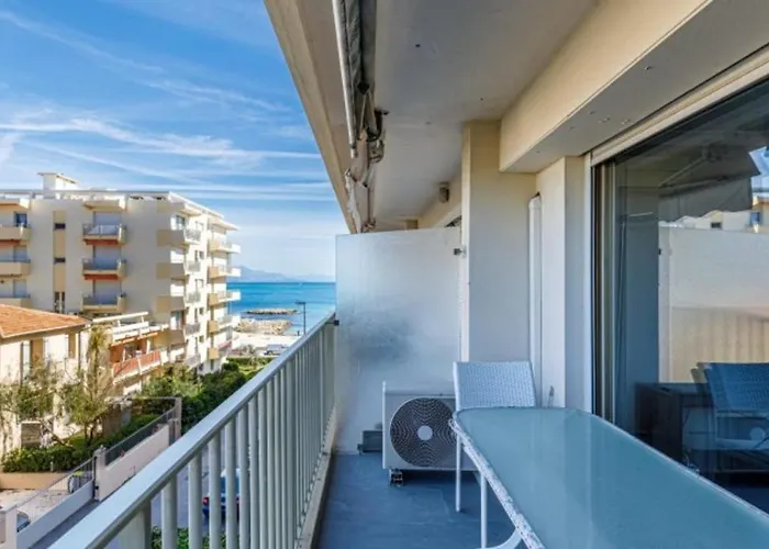 Tamanaco Beach 1Bdr Apartment With Balcony Sea View And Pool